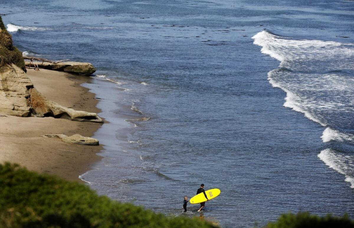 Santa Cruz neighborhood rejects state orders to open beach for